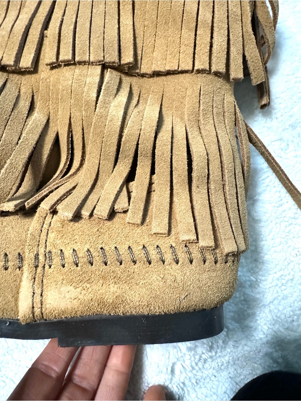 NIB- Minnetonka Moccasins Women’s 1637T 3 layer Fringe Seude Boots Taupe - Picture 12 of 16